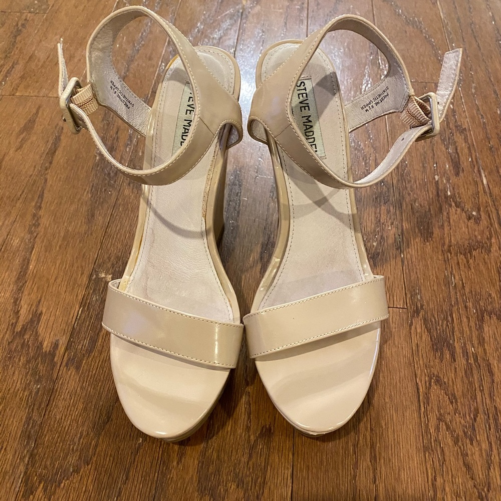 Steve Madden Nude Wedges